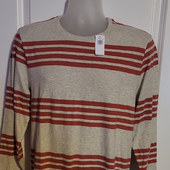 Old Navy Heather Gray and Red Striped Tee Sz: S NWT - Picture 4 of 5